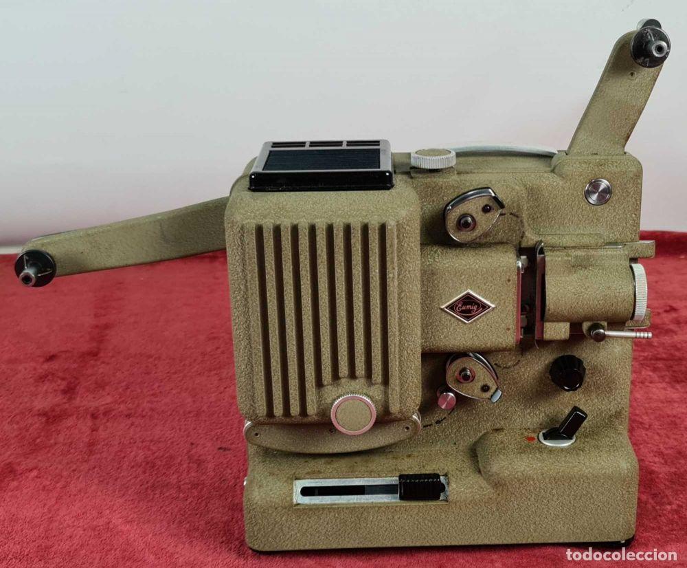 Antig&uuml;edades: CONJUNTO DE PROYECTOR, TRIPODE Y EDITOR. EUMIG P8. ESTUCHE ORIGINAL. CIRCA 1950. - Foto 25