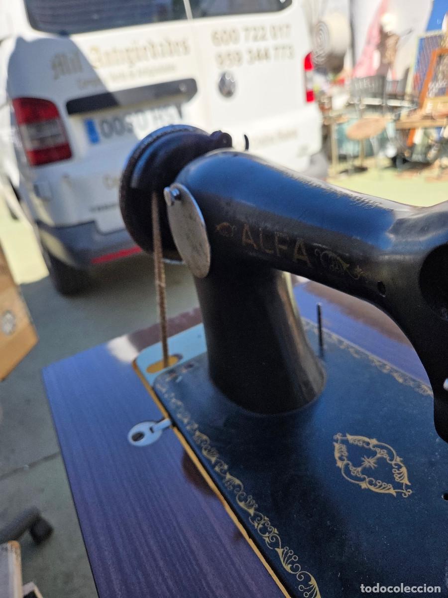 Antig&uuml;edades: maquina de coser Alfa - Foto 14
