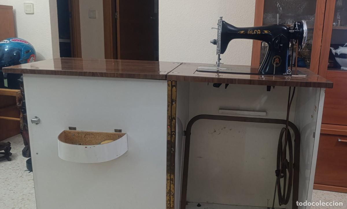 Antig&uuml;edades: Maquina de coser alfa - Foto 1