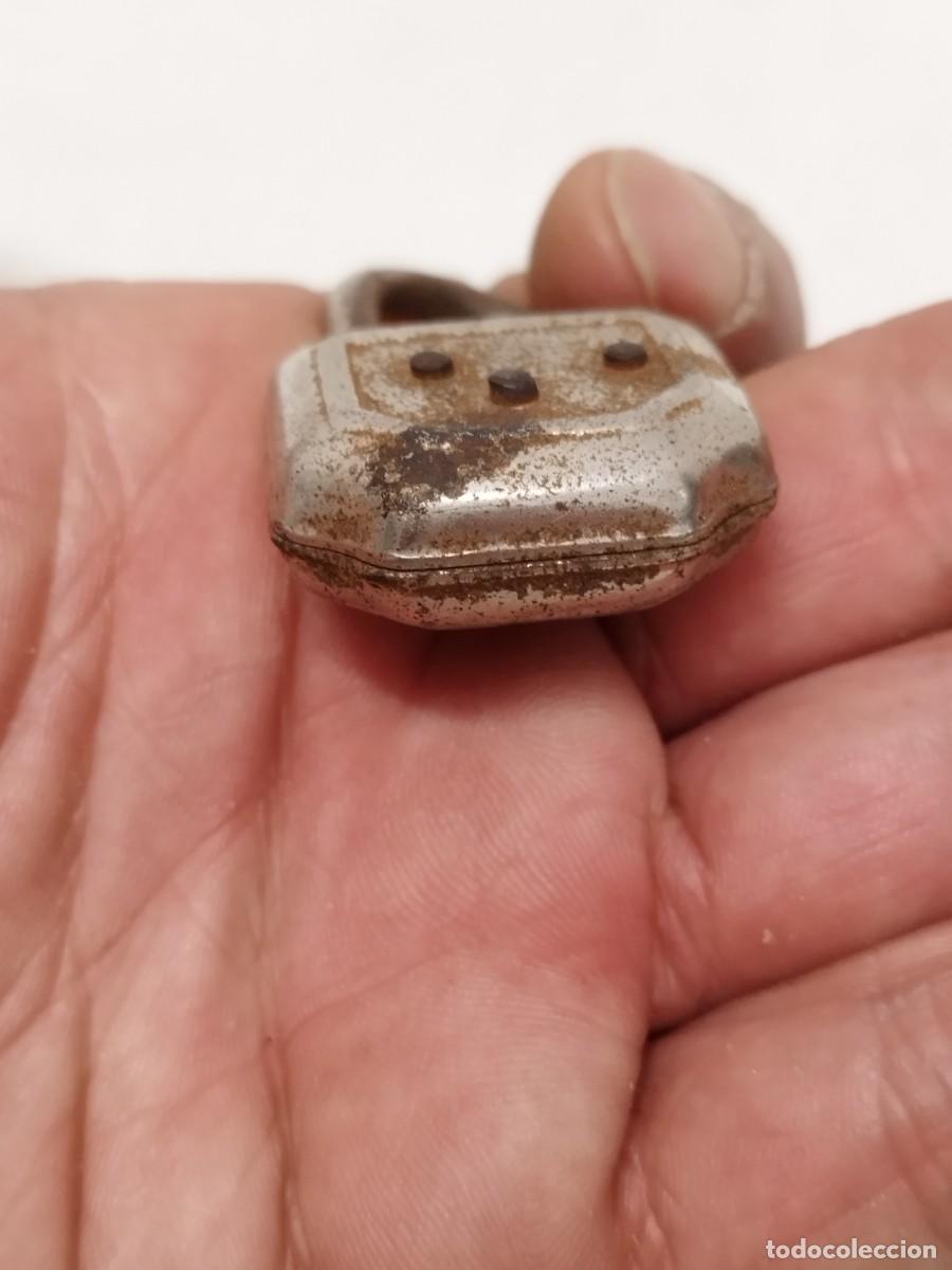 Antig&uuml;edades: Antiguo candado sin llave. - Foto 5