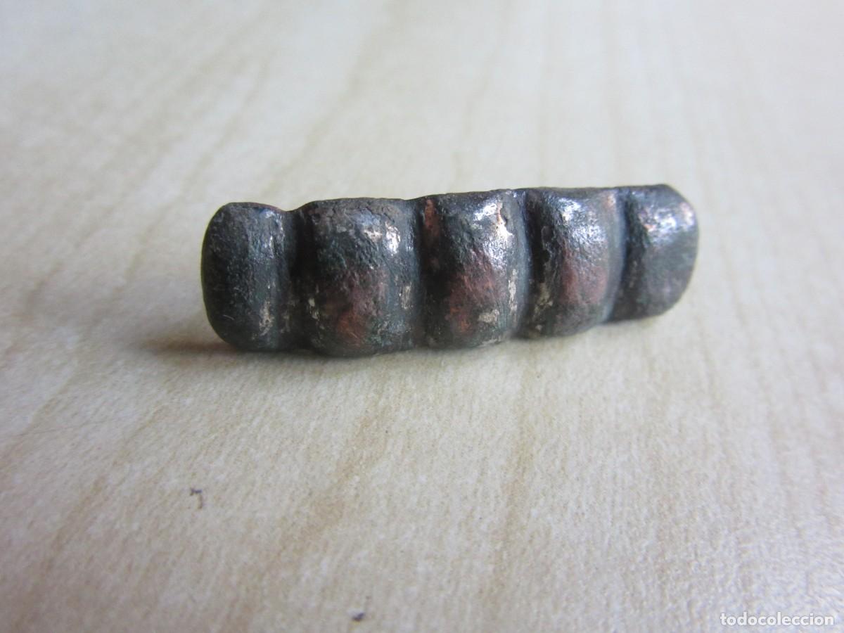 Antiquit&eacute;s: Clavo ornamental antiguo de bronce decorado Medieval Medidas 3 cm