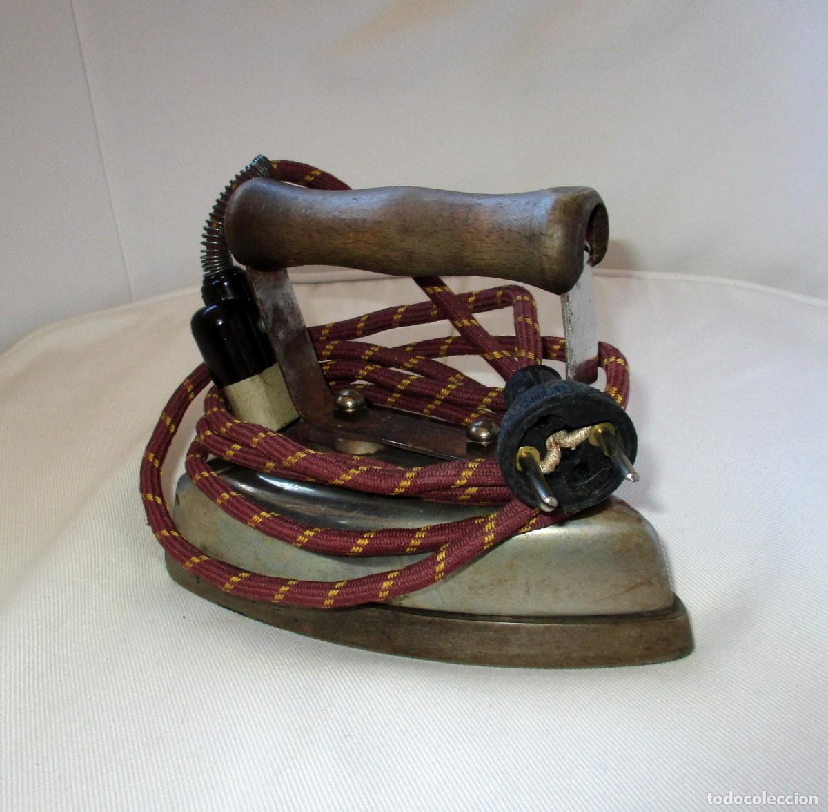 Antig&uuml;edades: ANTIGUA PLANCHA EL&Eacute;CTRICA WELLMAN. MUY RARA.