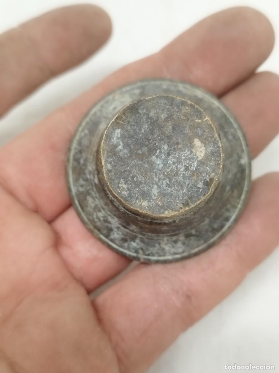 Antig&uuml;edades: Antiguo mortero o almirez de bronce o lat&oacute;n. - Foto 4