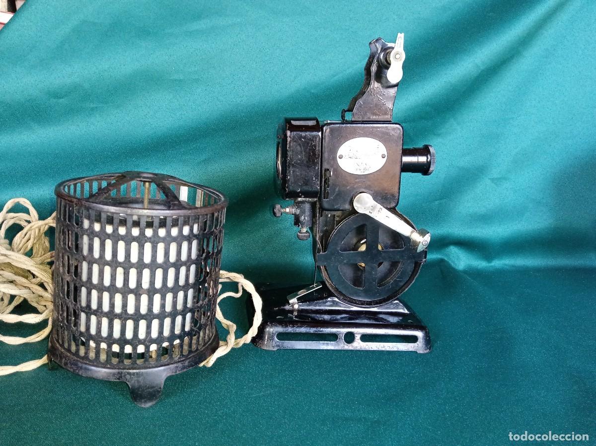 Antig&uuml;edades: Proyector PATHE KID, de Phathe-Baby. - Foto 1