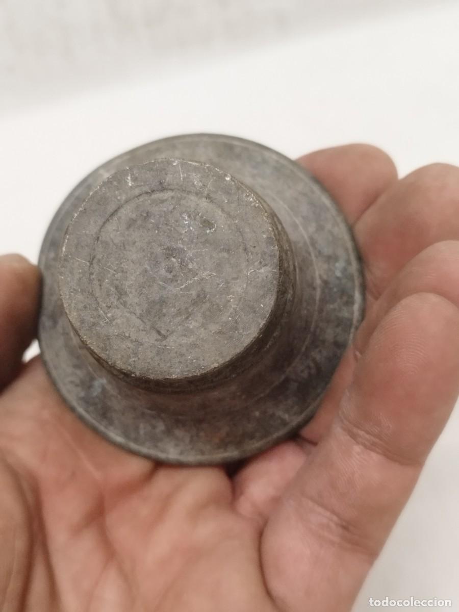 Antig&uuml;edades: Antiguo mortero o almirez en bronce o lat&oacute;n. - Foto 4
