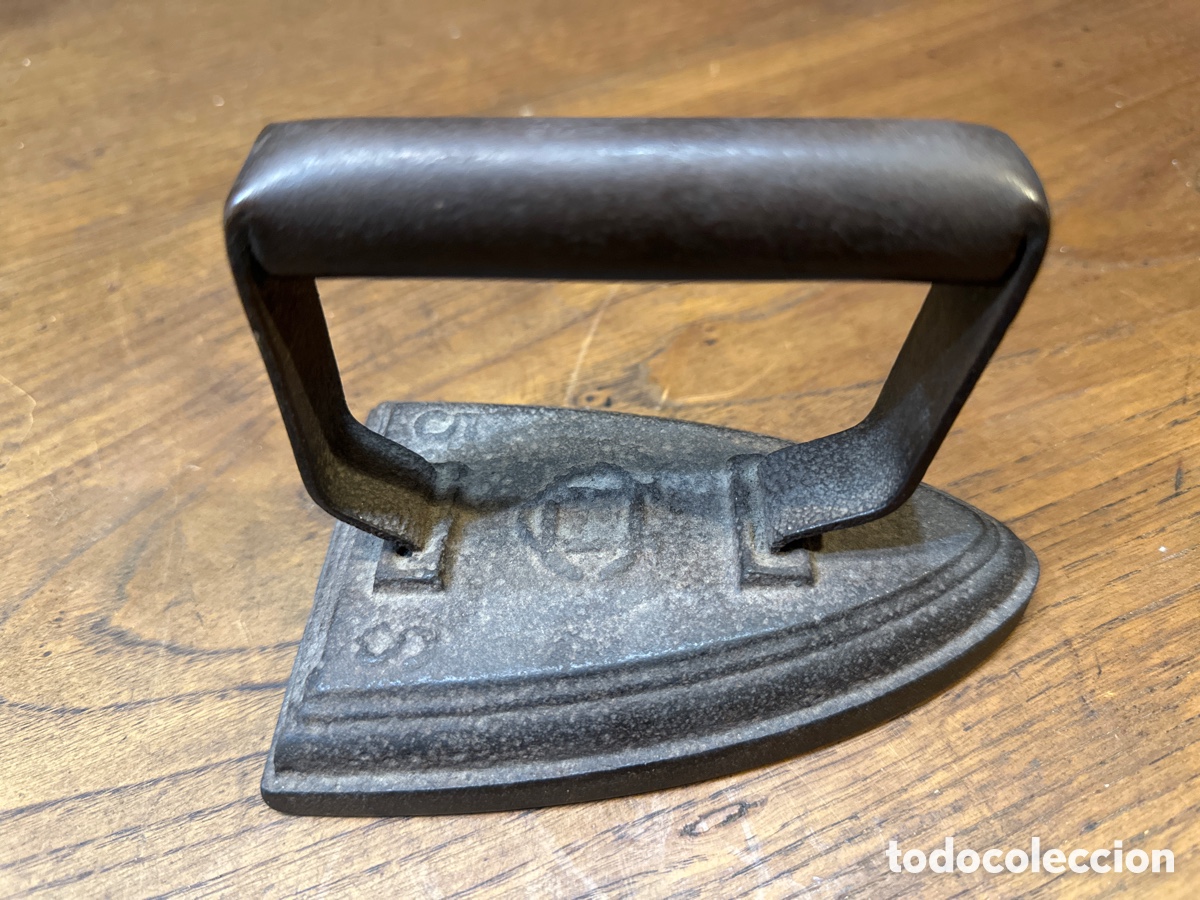 Antig&uuml;edades: ANTIGUA PLANCHA DE HIERRO DE UNION CERRAJERA DE MONDRAGON MODELO 5 S