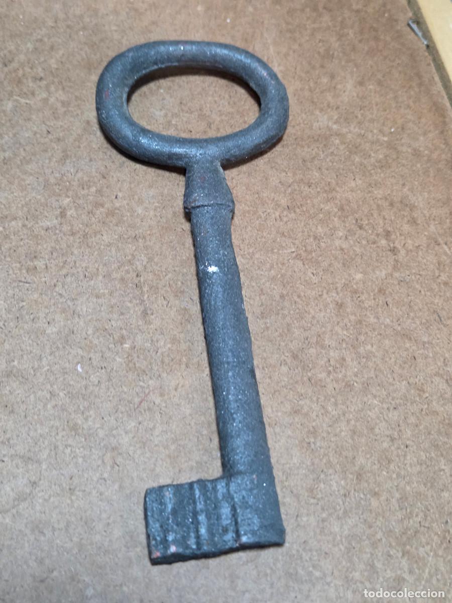 Antig&uuml;edades: llave de coracion de hierro - Foto 1