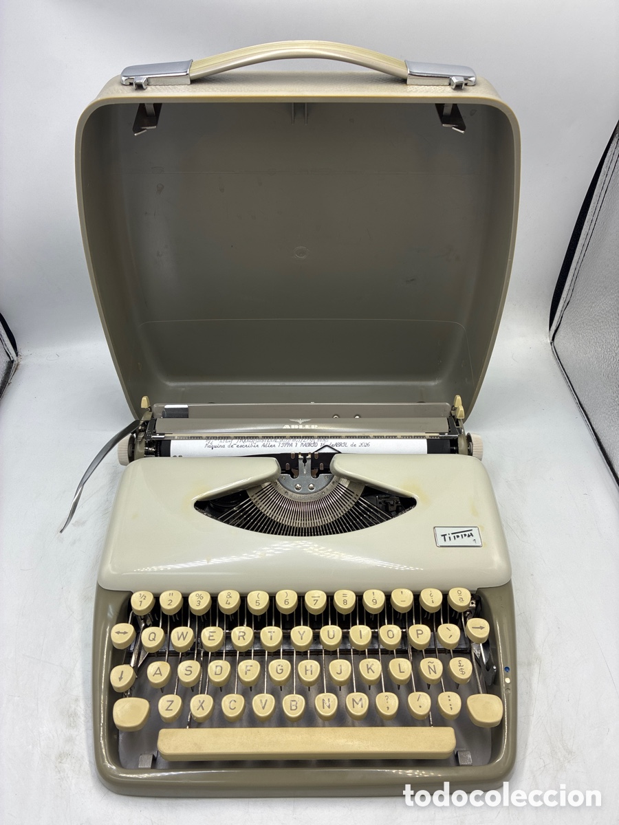 Antig&uuml;edades: M&aacute;quina de escribir Adler Tippa 1.