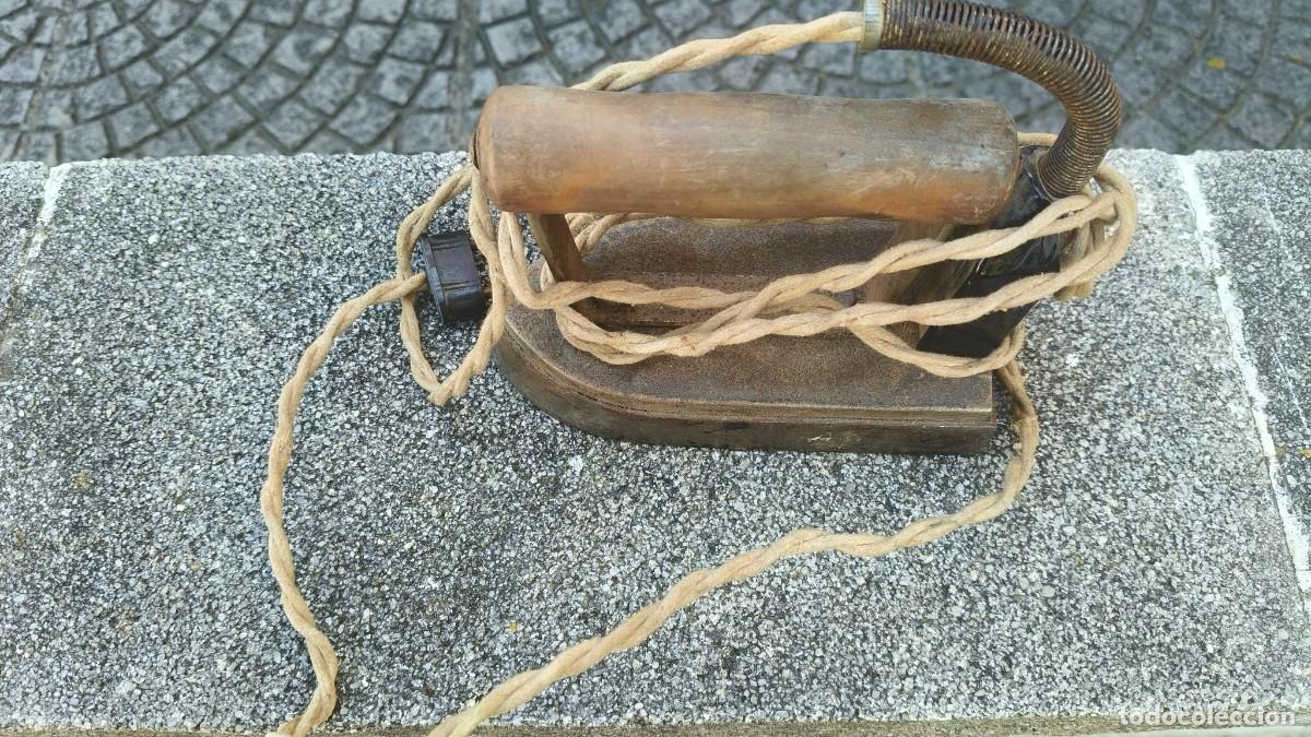 Antiquit&eacute;s: Fer a repasser ancien collection