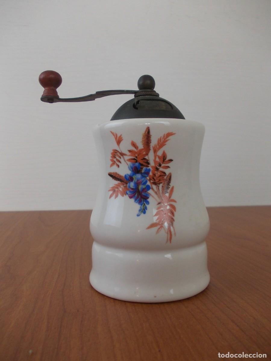Antiguidades: Antiguo Molinillo de Caf&eacute; Manual en Porcelana Floral Pieza Vintage Decoraci&oacute;n Retro