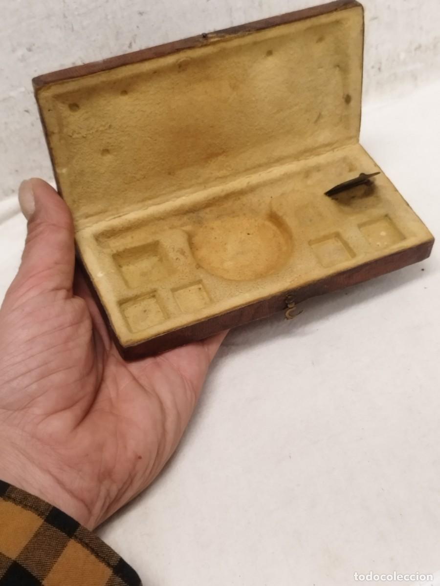 Antig&uuml;edades: Antigua caja de madera, estuche para balanza de precisi&oacute;n. - Foto 1