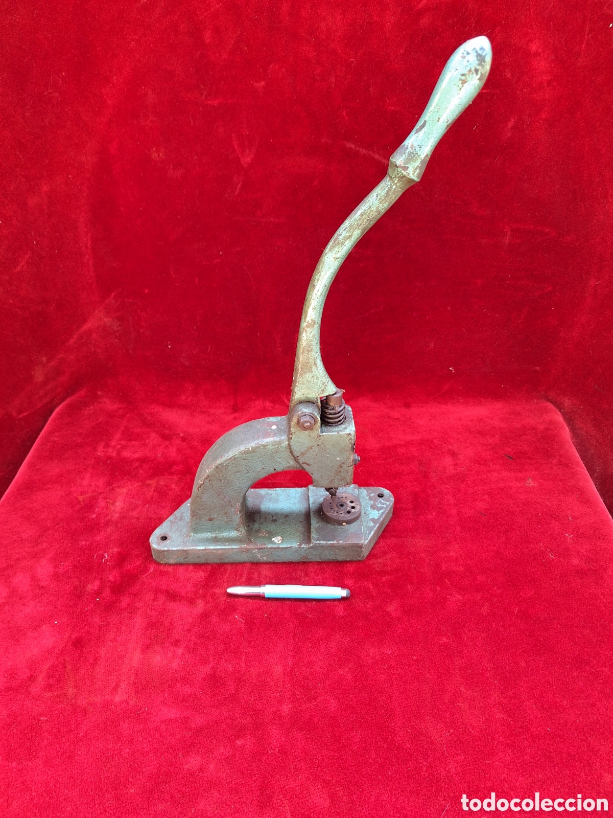 Antiques: Antigua prensa remachadora/perforadora Gilma! Hierro fundido.