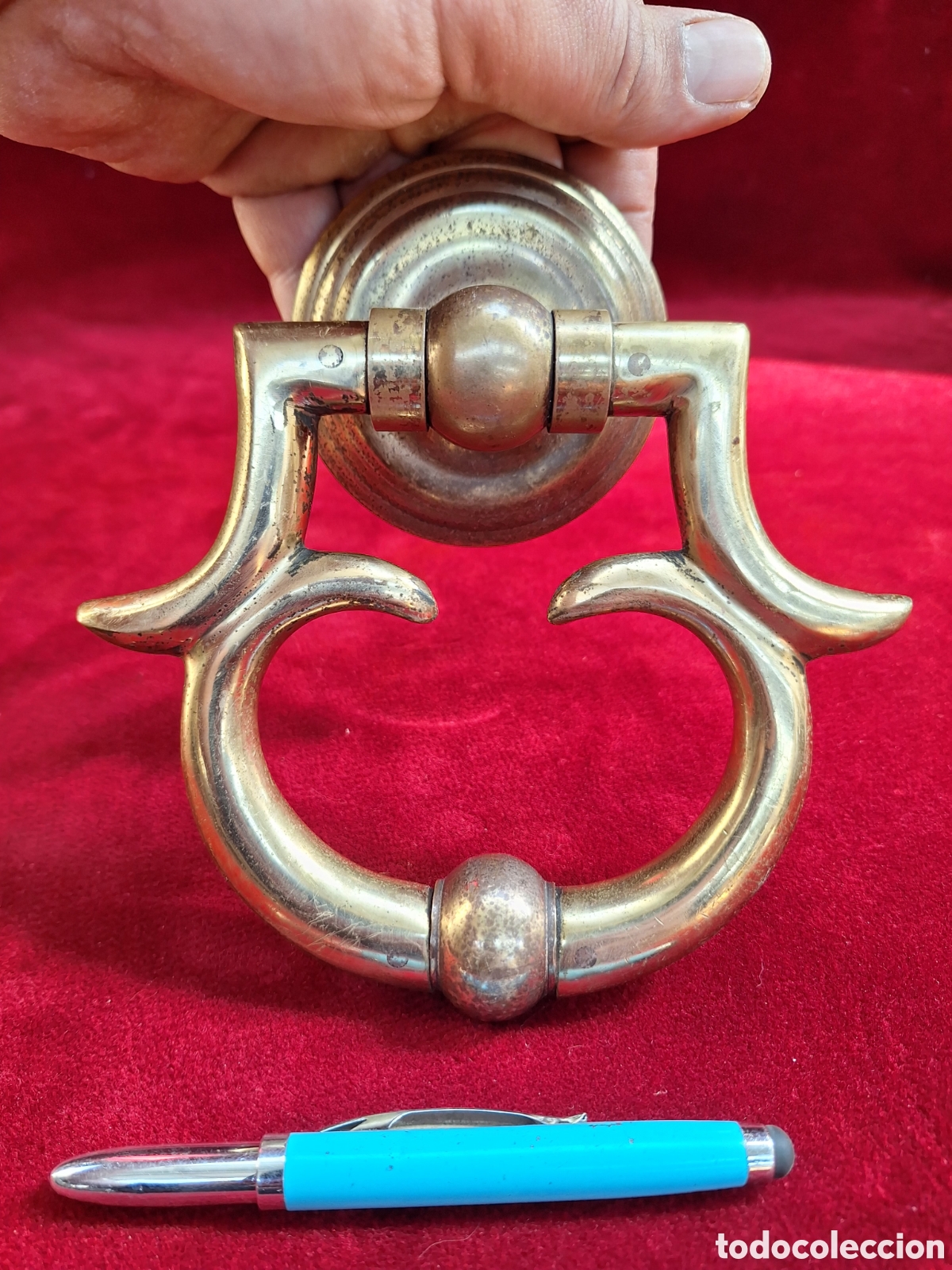 Antig&uuml;edades: Bonita aldaba o llamador de puerta de bronce macizo!