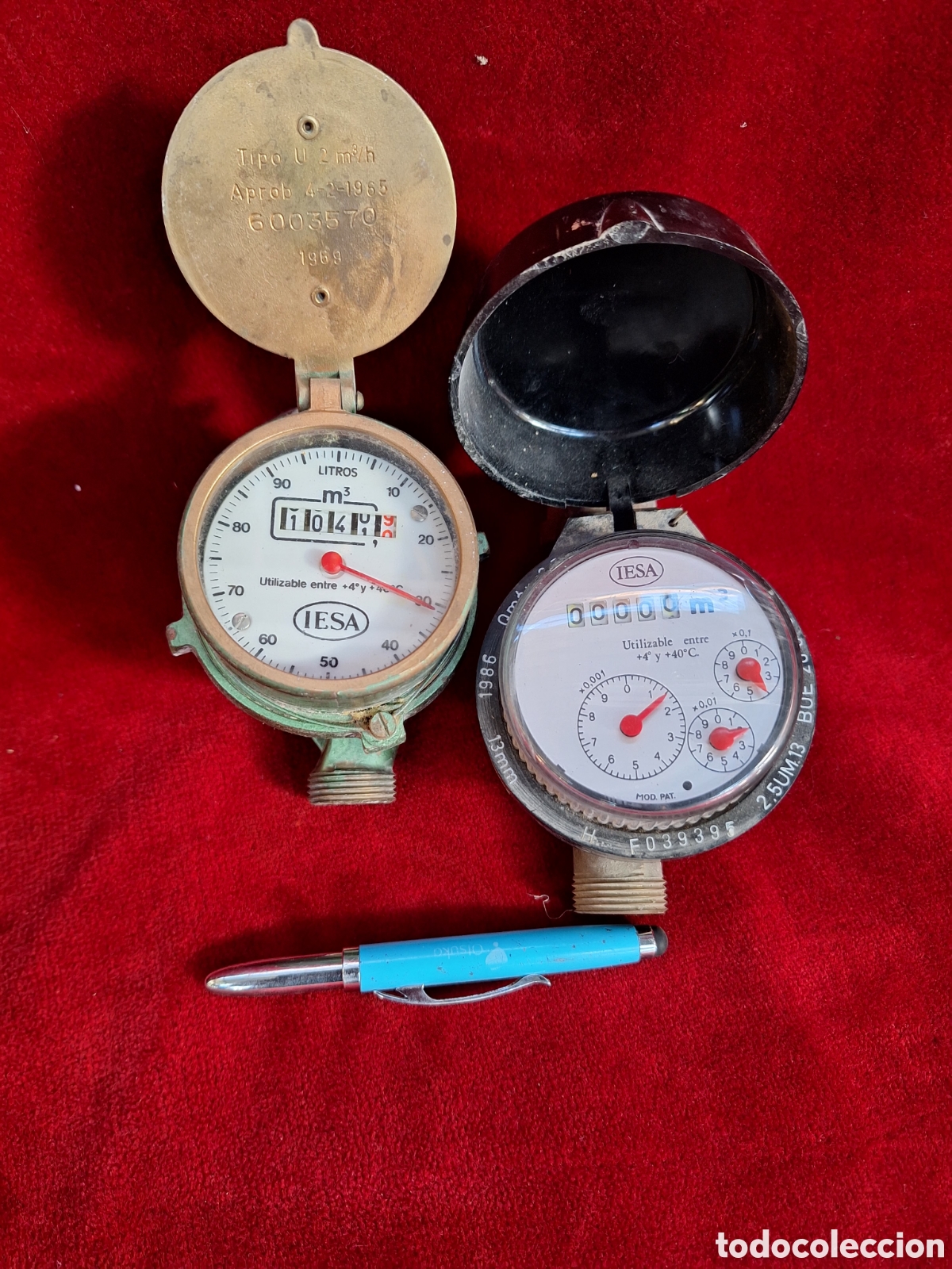 Antig&uuml;edades: Lote de 2 antiguos contadores de agua. IESA.