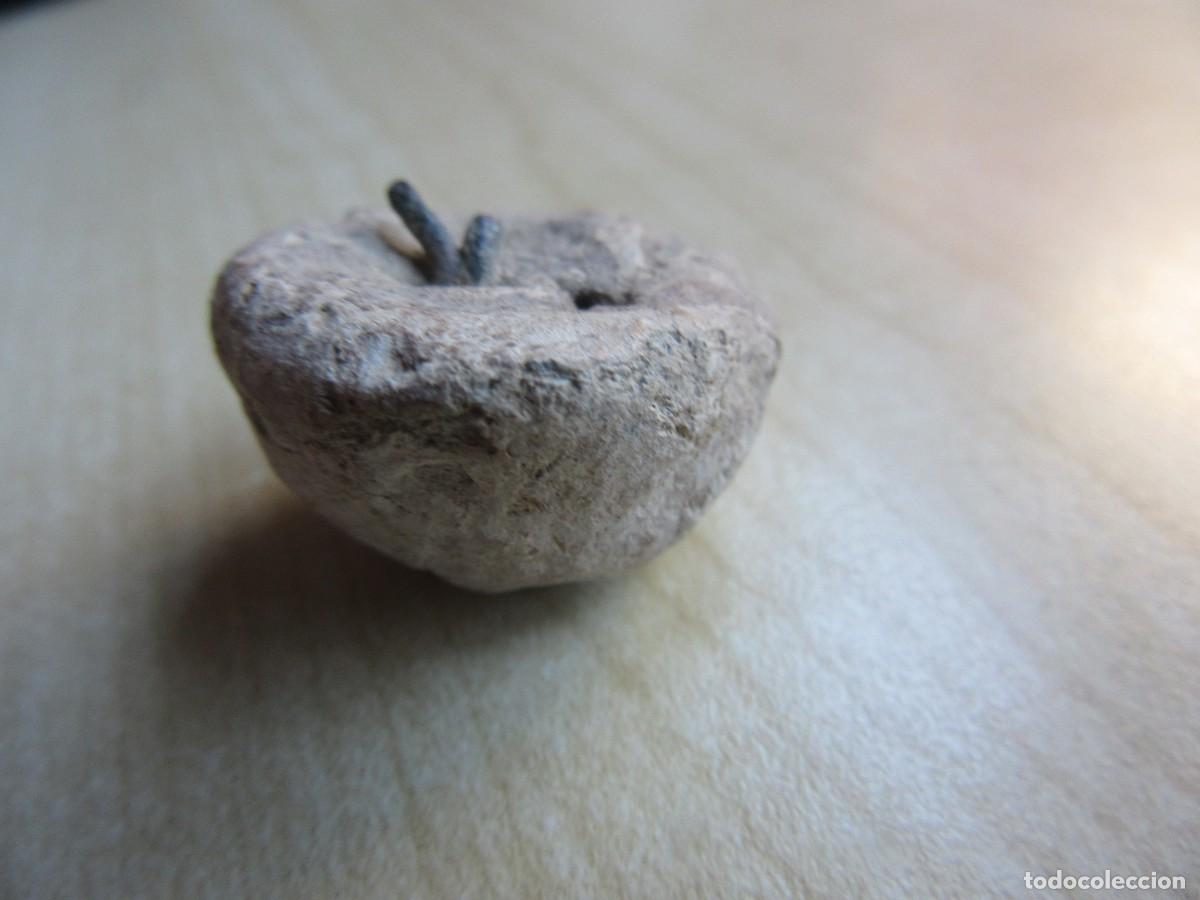 Antig&uuml;edades: Pesa de Plomo &Eacute;poca romana Medidas 2,3 x 1,4 cm Peso 41 gr