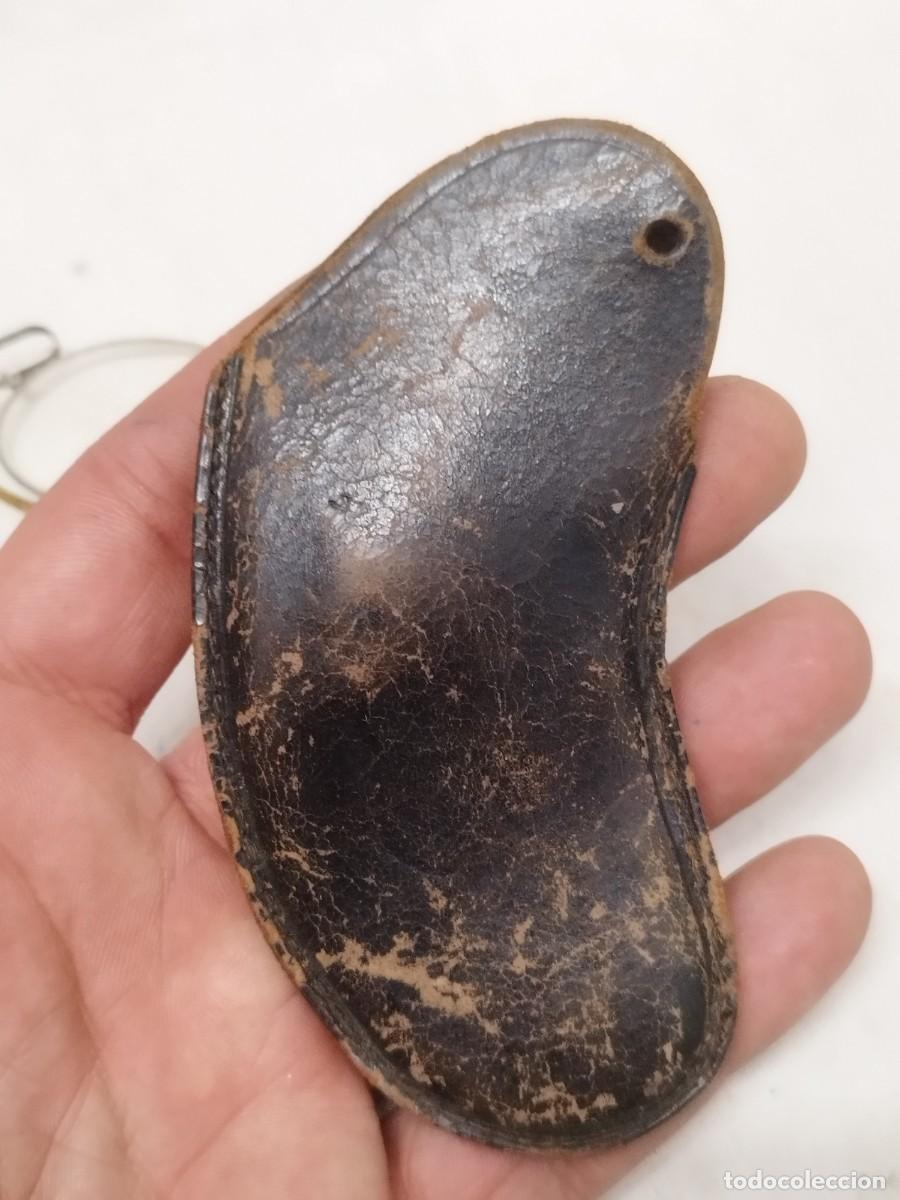 Antig&uuml;edades: Antiguas gafas con su funda. - Foto 5