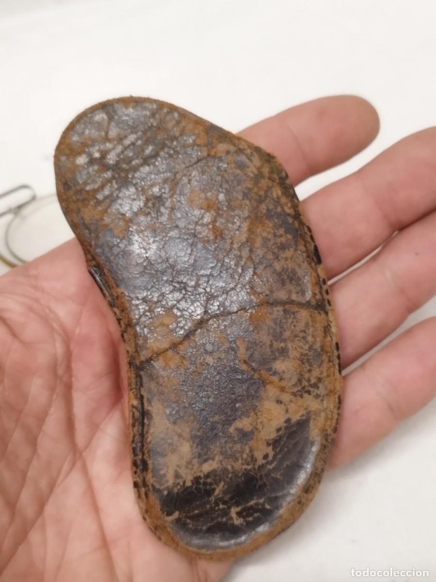 Antig&uuml;edades: Antiguas gafas con su funda. - Foto 7