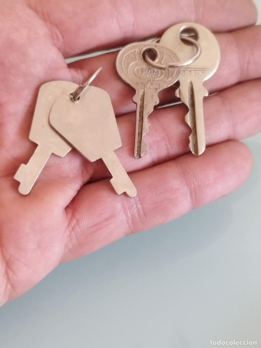 Antig&uuml;edades: Cuatro llaves de candado a identifcar. - Foto 1