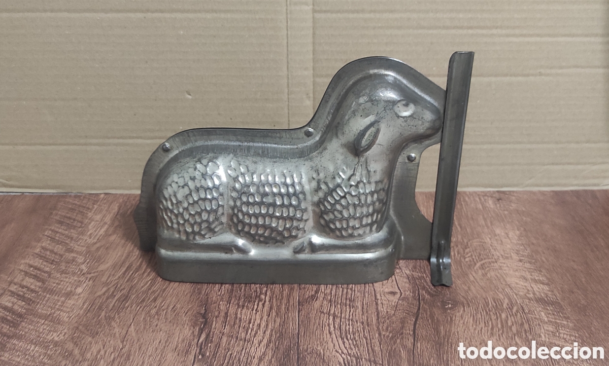 Antig&uuml;edades: ANTIGUO MOLDE MET&Aacute;LICO PARA CHOCOLATE - FIGURA DE CORDERO
