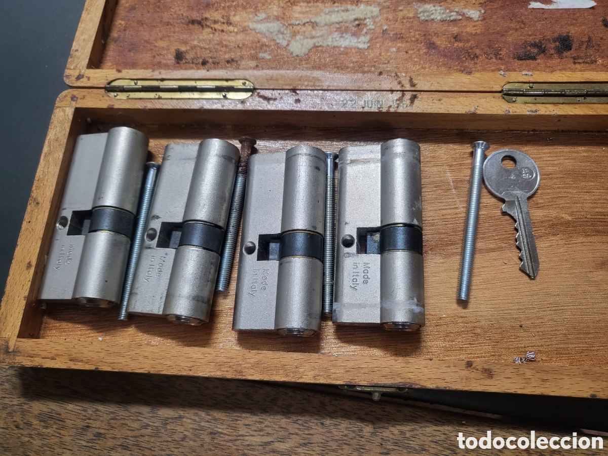 Oggetti Antichi: Cuatro llavines para cerraduras con misma llave