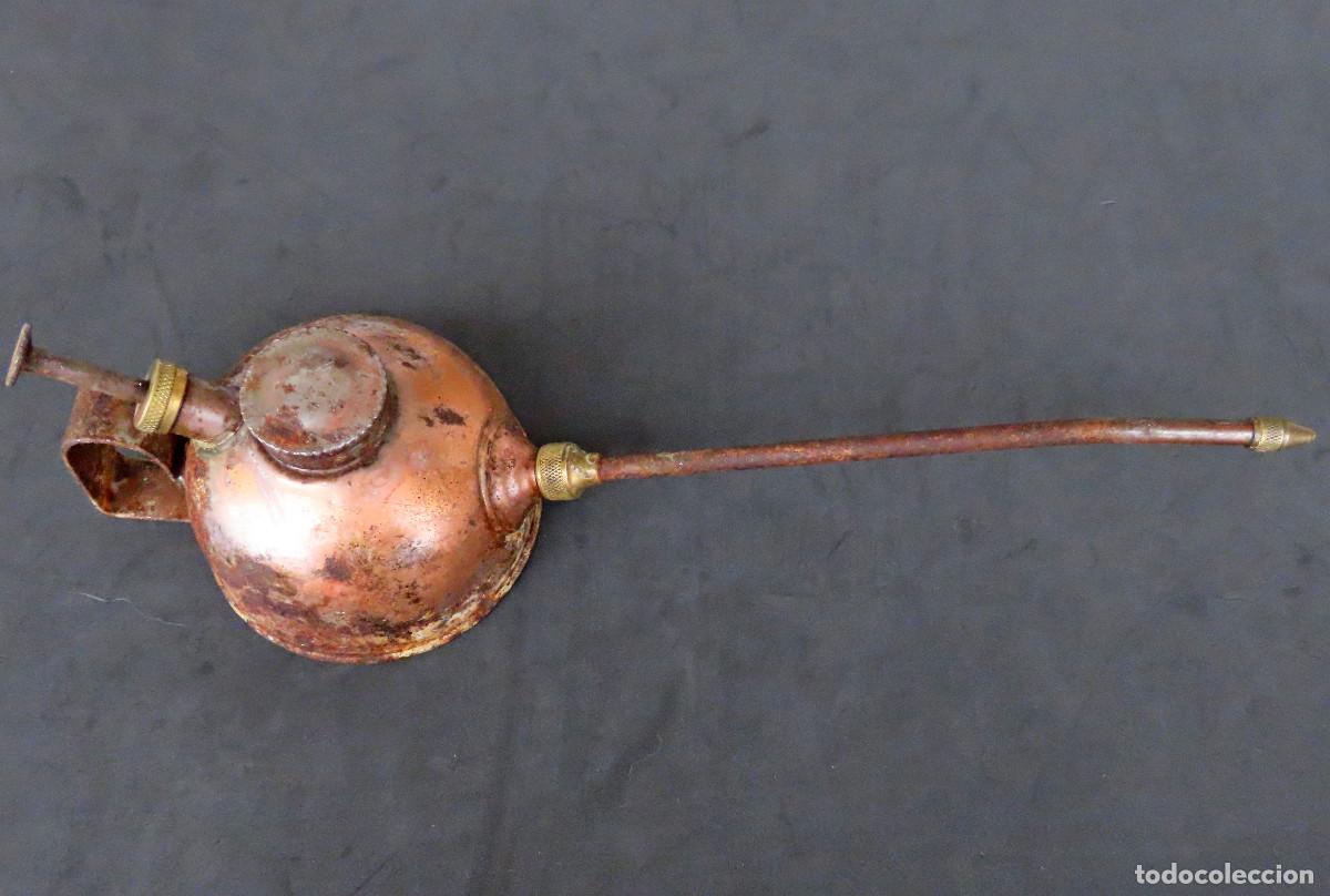 Antig&uuml;edades: Antigua engrasadora o aceitera industrial - Foto 2