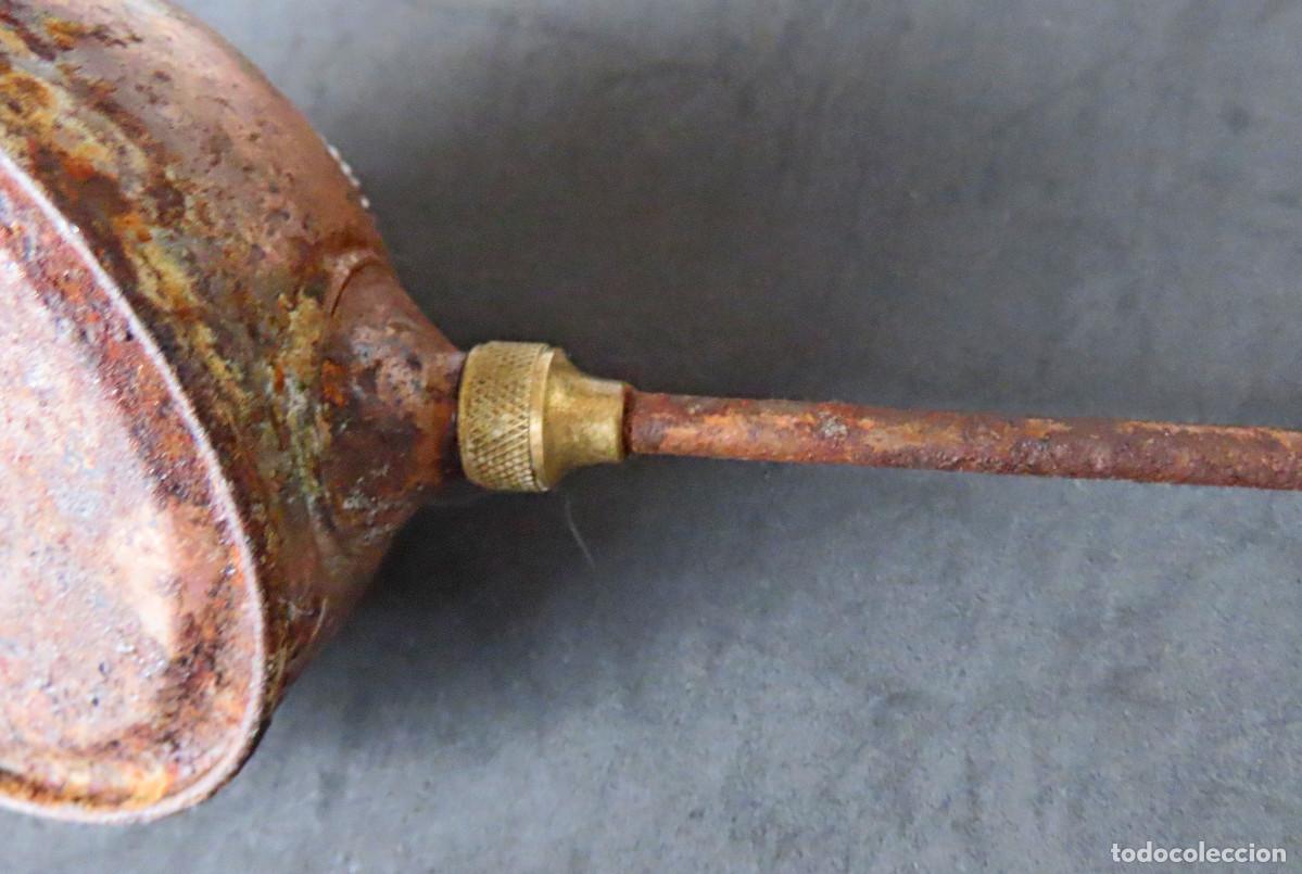 Antig&uuml;edades: Antigua engrasadora o aceitera industrial - Foto 9