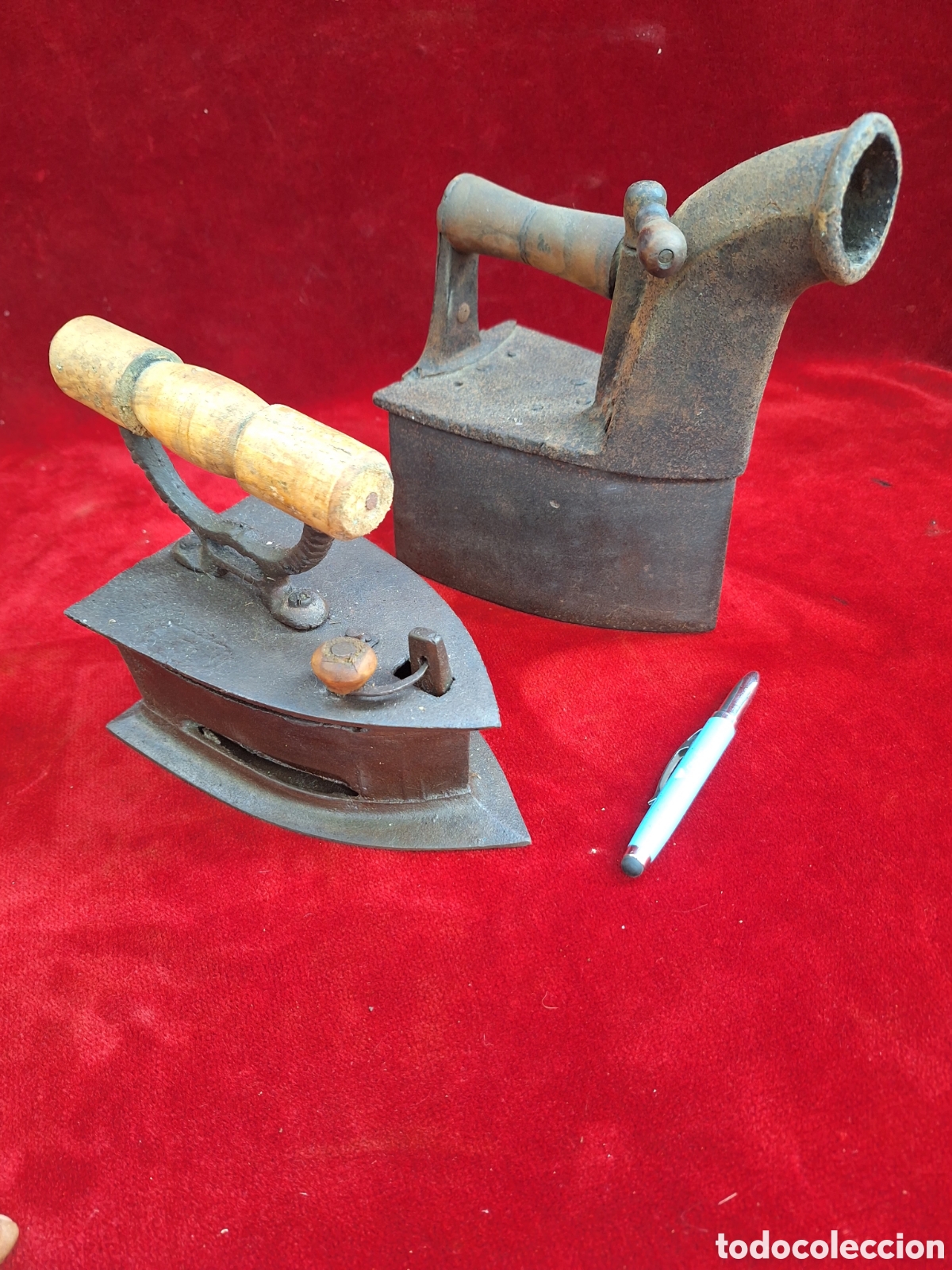 Antig&uuml;edades: Lote 2 antiguas planchas de carbon! Hierro fundido.