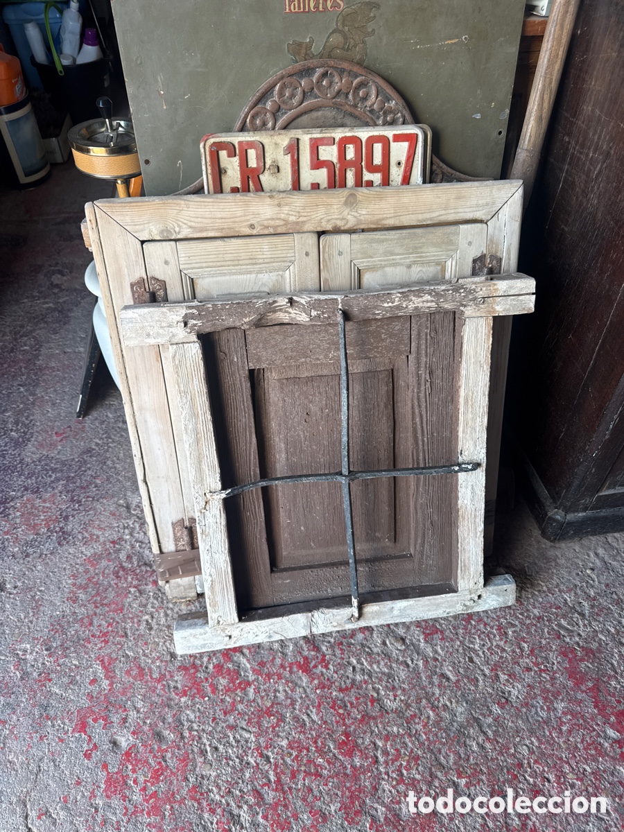 Antiquit&eacute;s: Antiguo ventanillo, De Madera