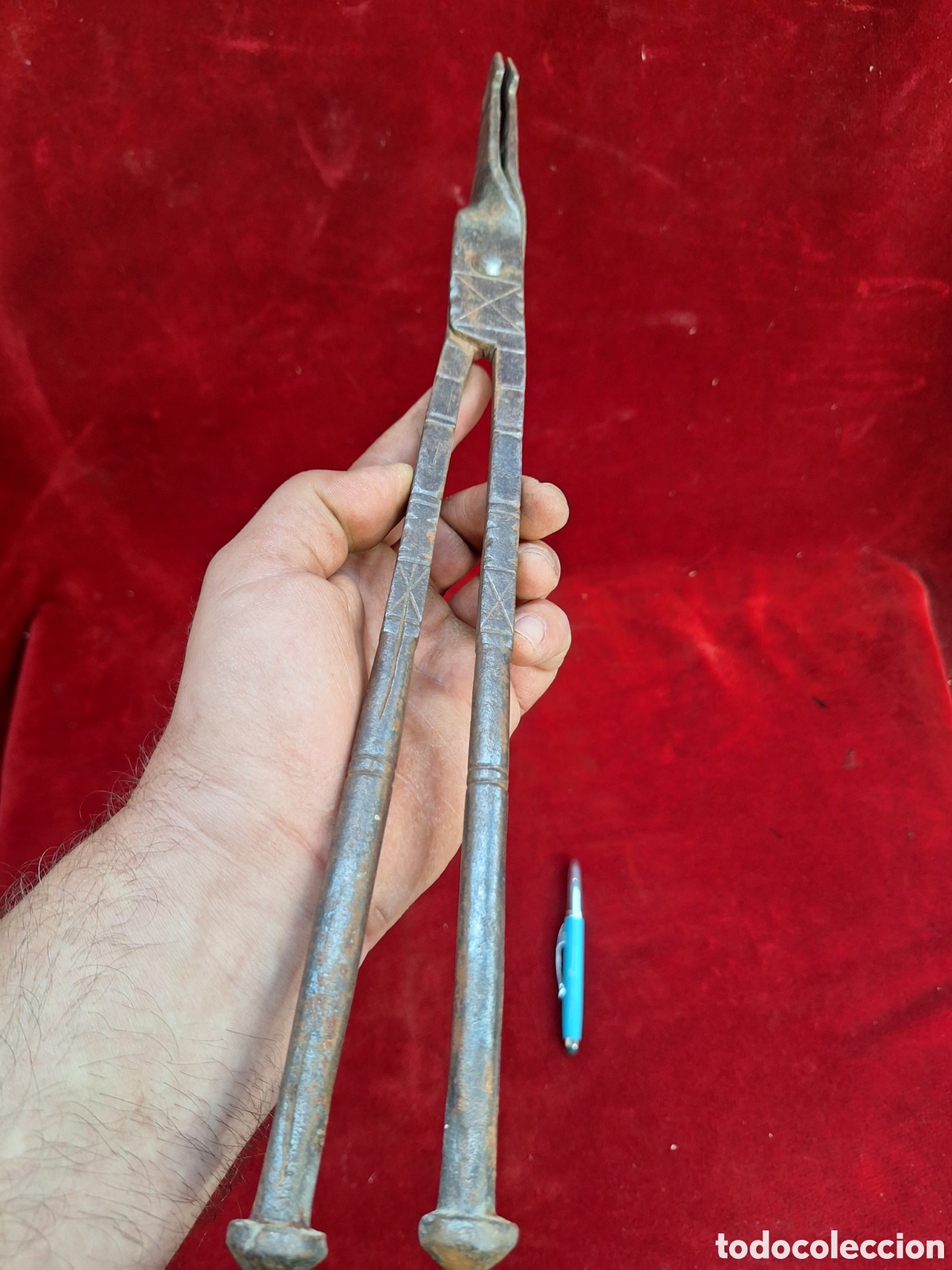 Antig&uuml;edades: Antigua tenazas de herrero. Forja con dibujo!S.XIX. Muy bonita.