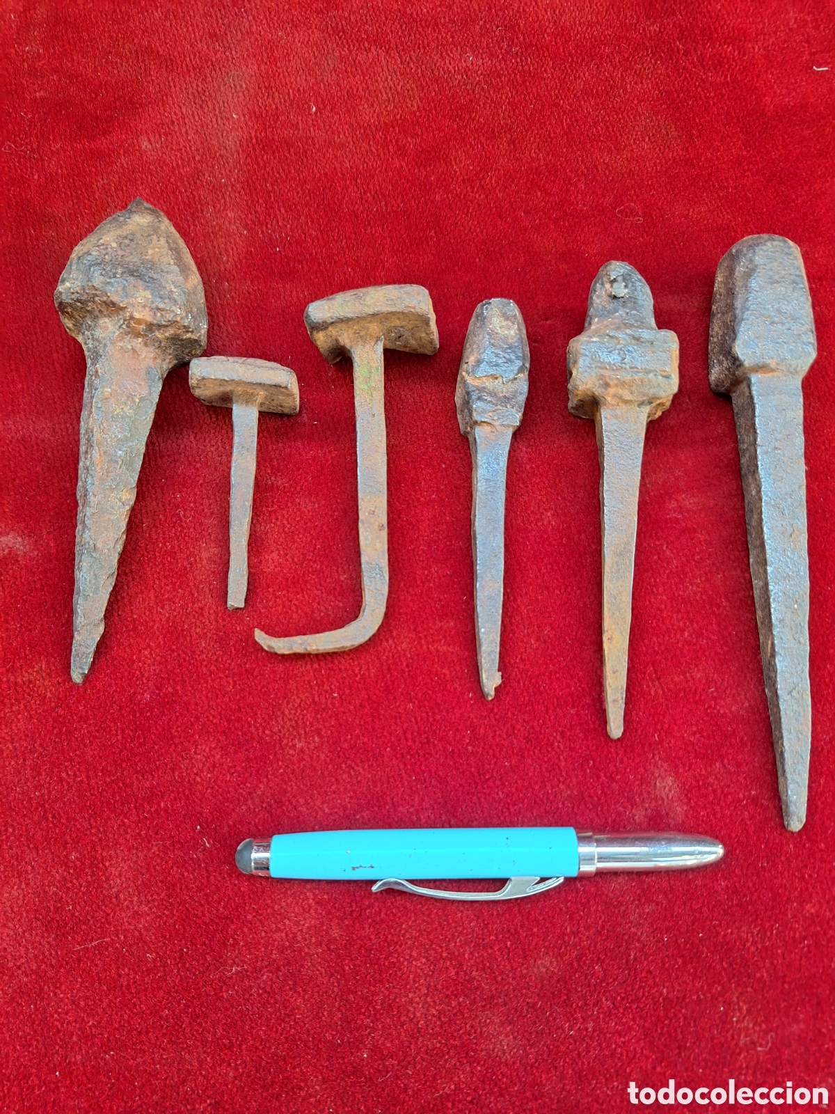Antig&uuml;edades: Gran lote de clavos de forja. S.XVII-XVIII.