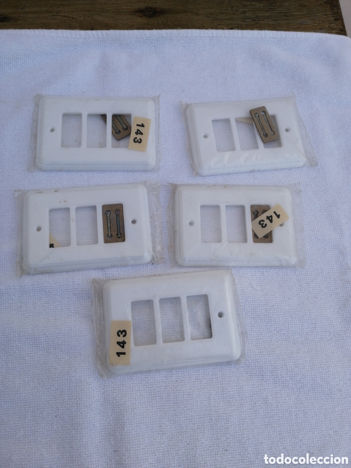 Antig&uuml;edades: Lote embellecedor para interruptores