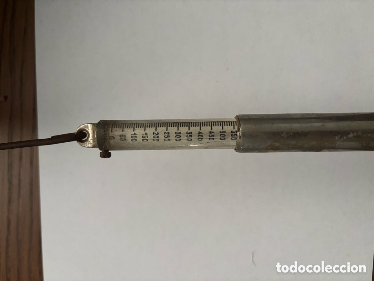 Antig&uuml;edades: B&aacute;scula de muelle de 1 Kg en tubo - Foto 1