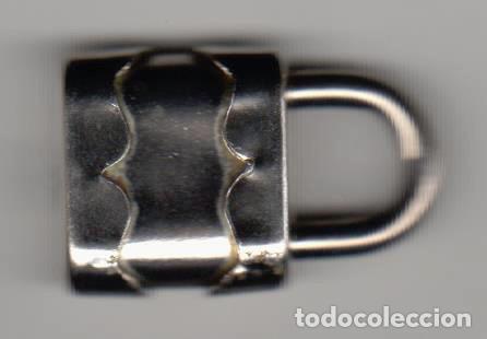 Antiguidades: PEQUE&Ntilde;O CANDADO PLATEADO - SIN LLAVES