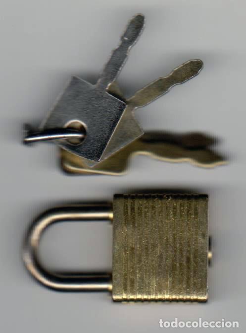 Antiguidades: PEQUE&Ntilde;O CANDADO DORADO CON SUS LLAVES &ndash; FUNCIONANDO