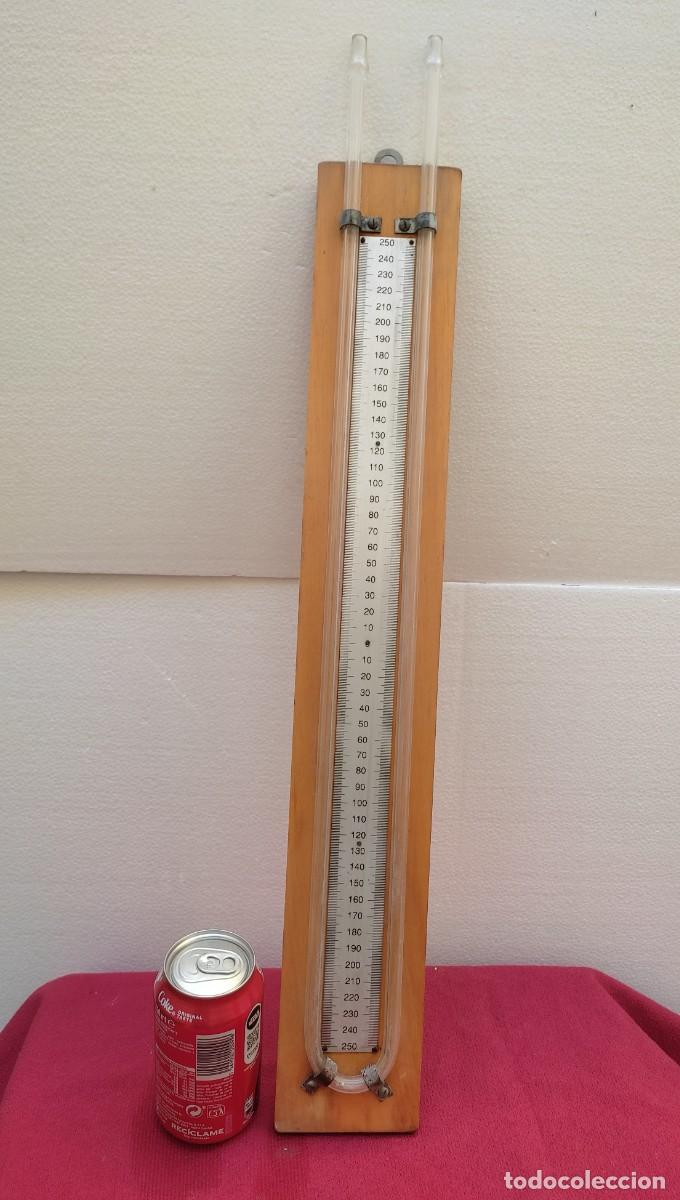 Oggetti Antichi: antiguo manometro de columna con forma de U - tubo de vidrio y base de madera