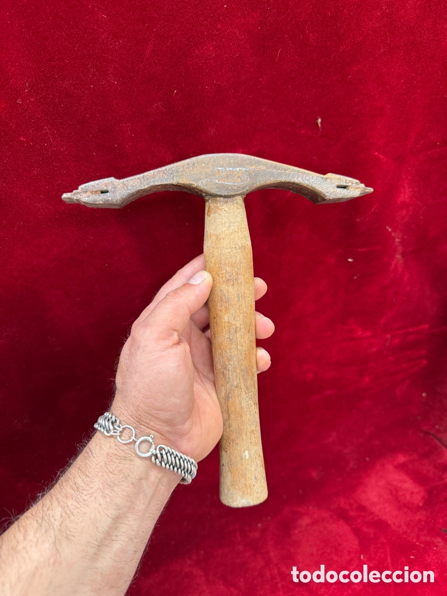 Antig&uuml;edades: Antiguo martillo para tallar la piedra!