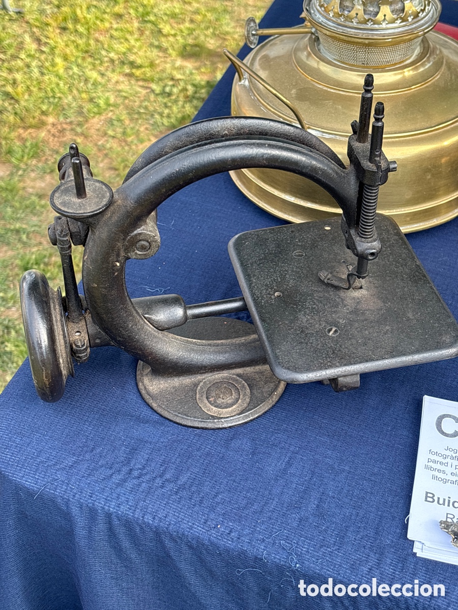 Antig&uuml;edades: Antigua m&aacute;quina de coser Wilcox and Gibbs