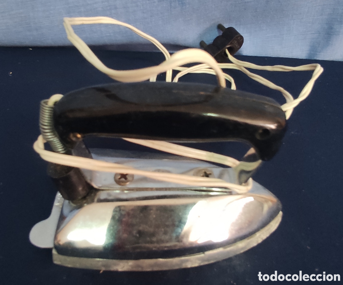 Antig&uuml;edades: Mini plancha el&eacute;ctrica - Foto 1