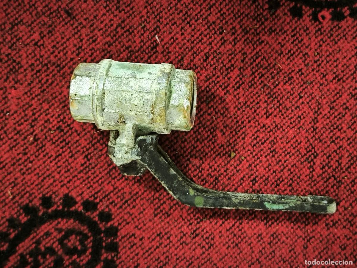 Antig&uuml;edades: Grifo Antiguo Con Mango Met&aacute;lico &ndash; Pieza Industrial Vintage Con Palanca