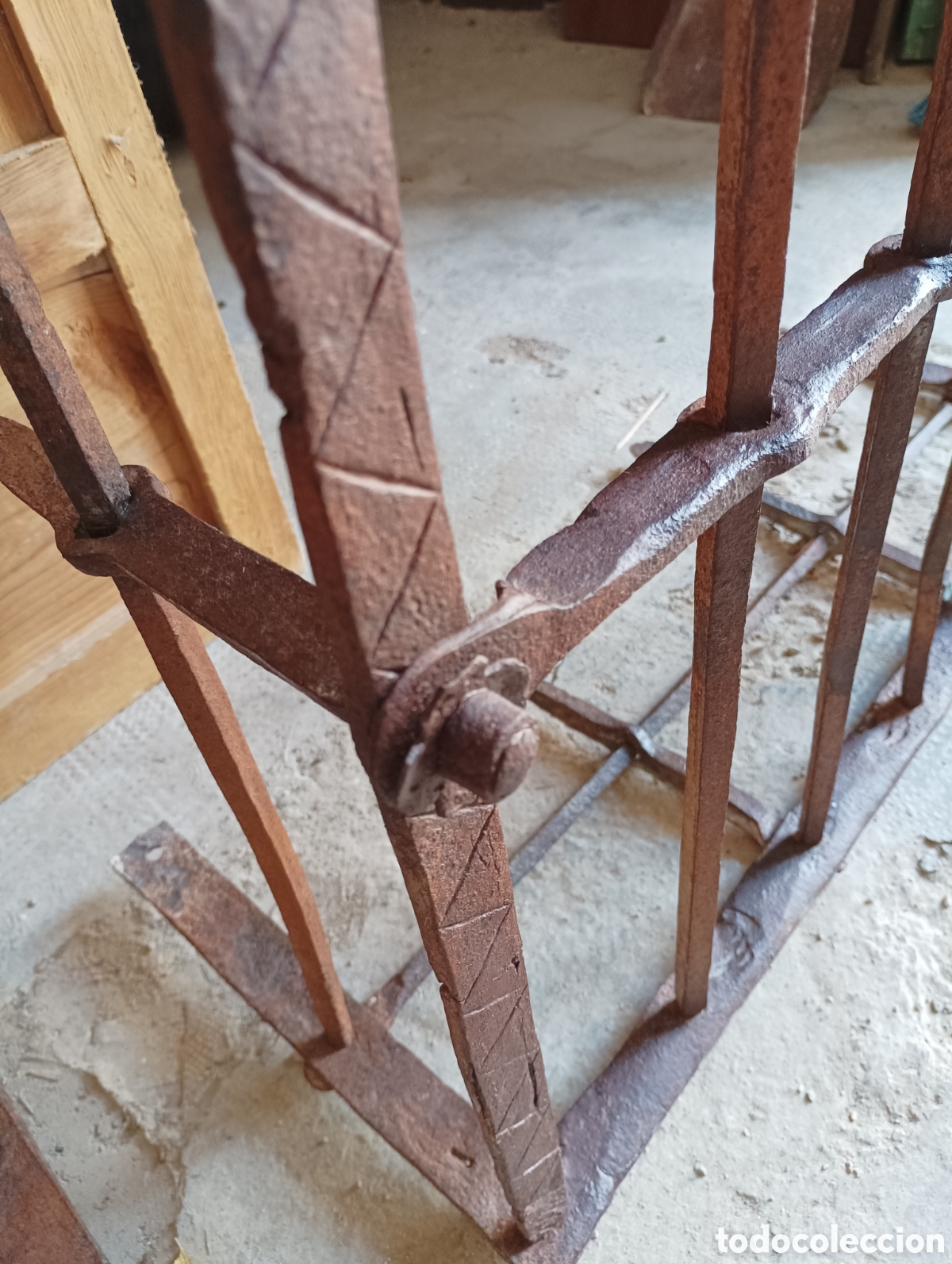 Antig&uuml;edades: PAREJA DE REJAS DE FORJA - Foto 3