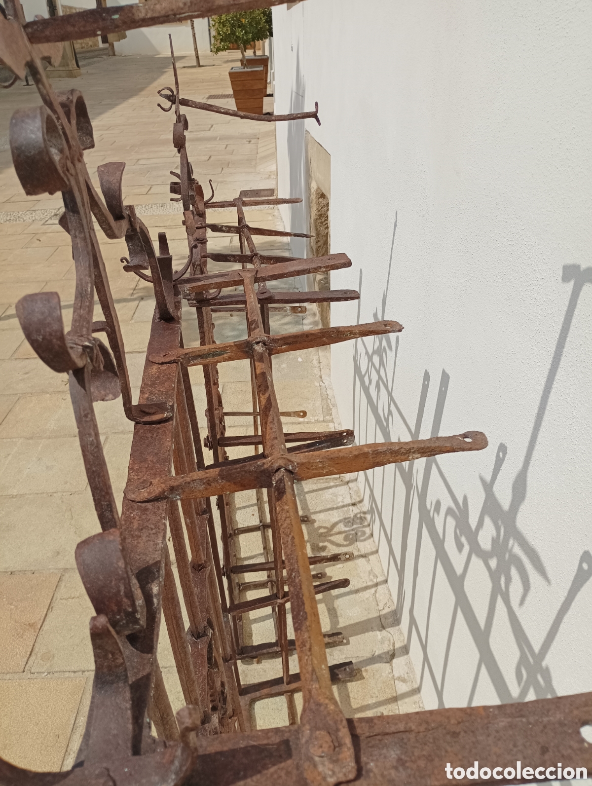 Antig&uuml;edades: PAREJA DE REJAS DE FORJA - Foto 10