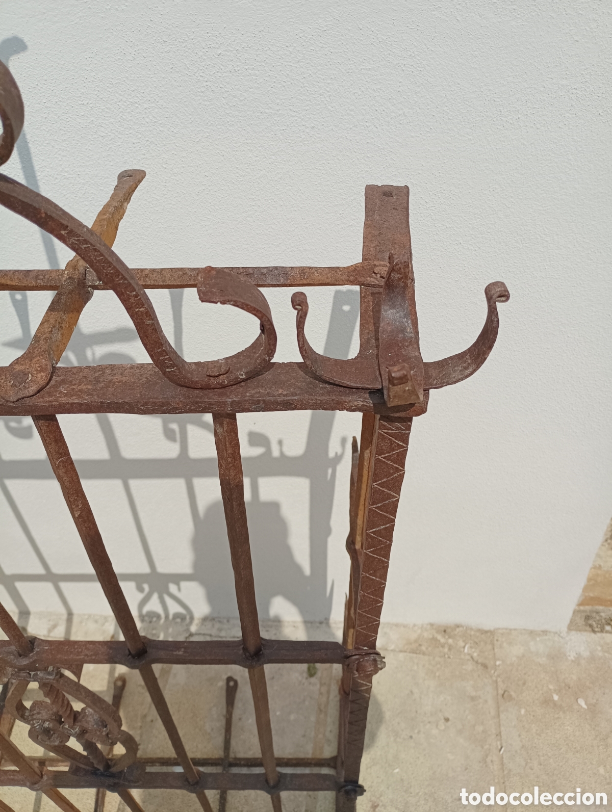 Antig&uuml;edades: PAREJA DE REJAS DE FORJA - Foto 12