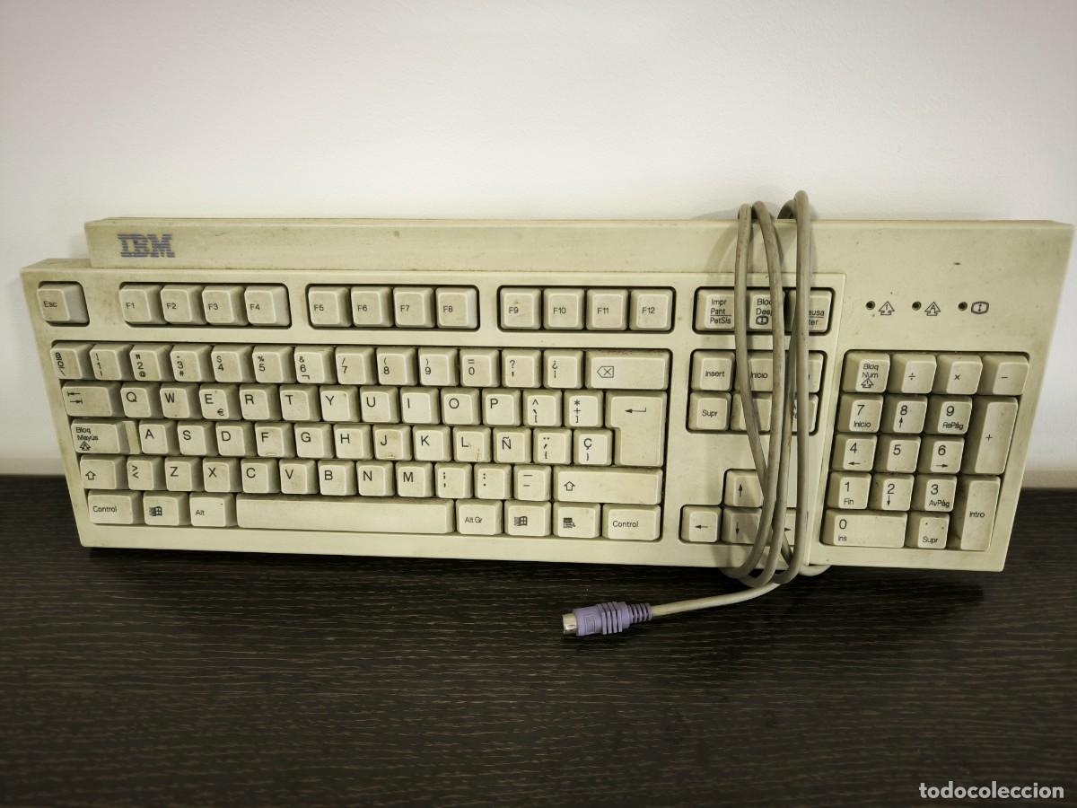 Antig&uuml;edades: Antiguo Teclado IBM Cl&aacute;sico Vintage Con Conector PS/2 &ndash; Dise&ntilde;o Retro Original