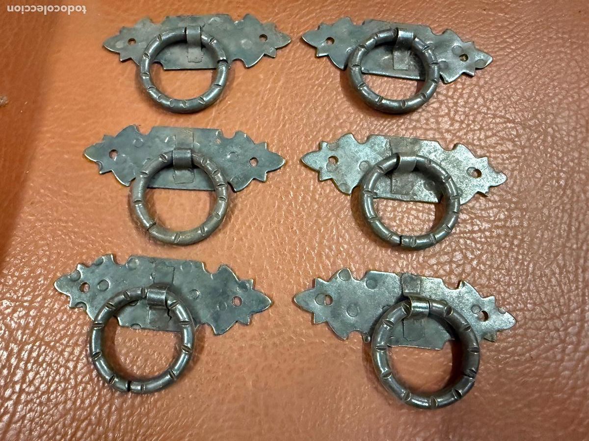 Antig&uuml;edades: Lote de 6 Bonitos pomos o tiradores de forja. Vintage. Miden 7.7x2,5cms