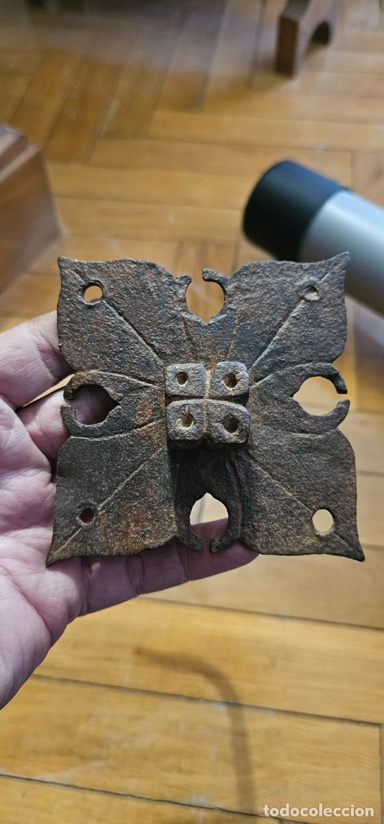 Antig&uuml;edades: Precioso clavo de forja muy trabajado XVI XVIII