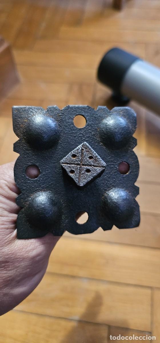 Antig&uuml;edades: Precioso clavo de forja muy trabajado XVI XVIII