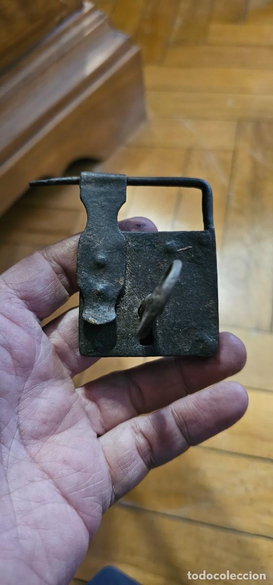 Antig&uuml;edades: Preciosa cerradura de forja