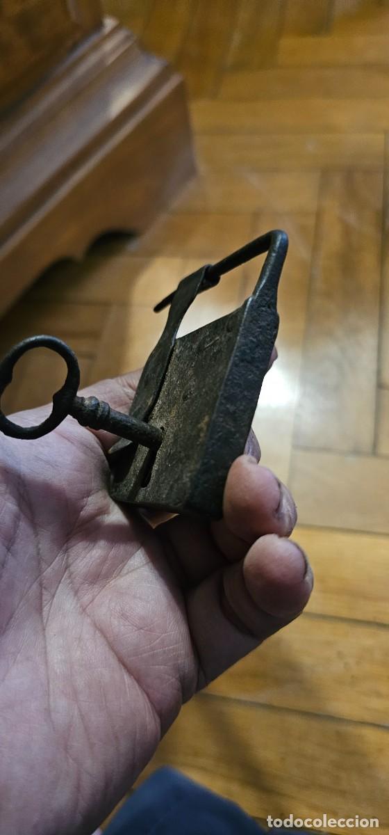 Antig&uuml;edades: Preciosa cerradura de forja - Foto 3