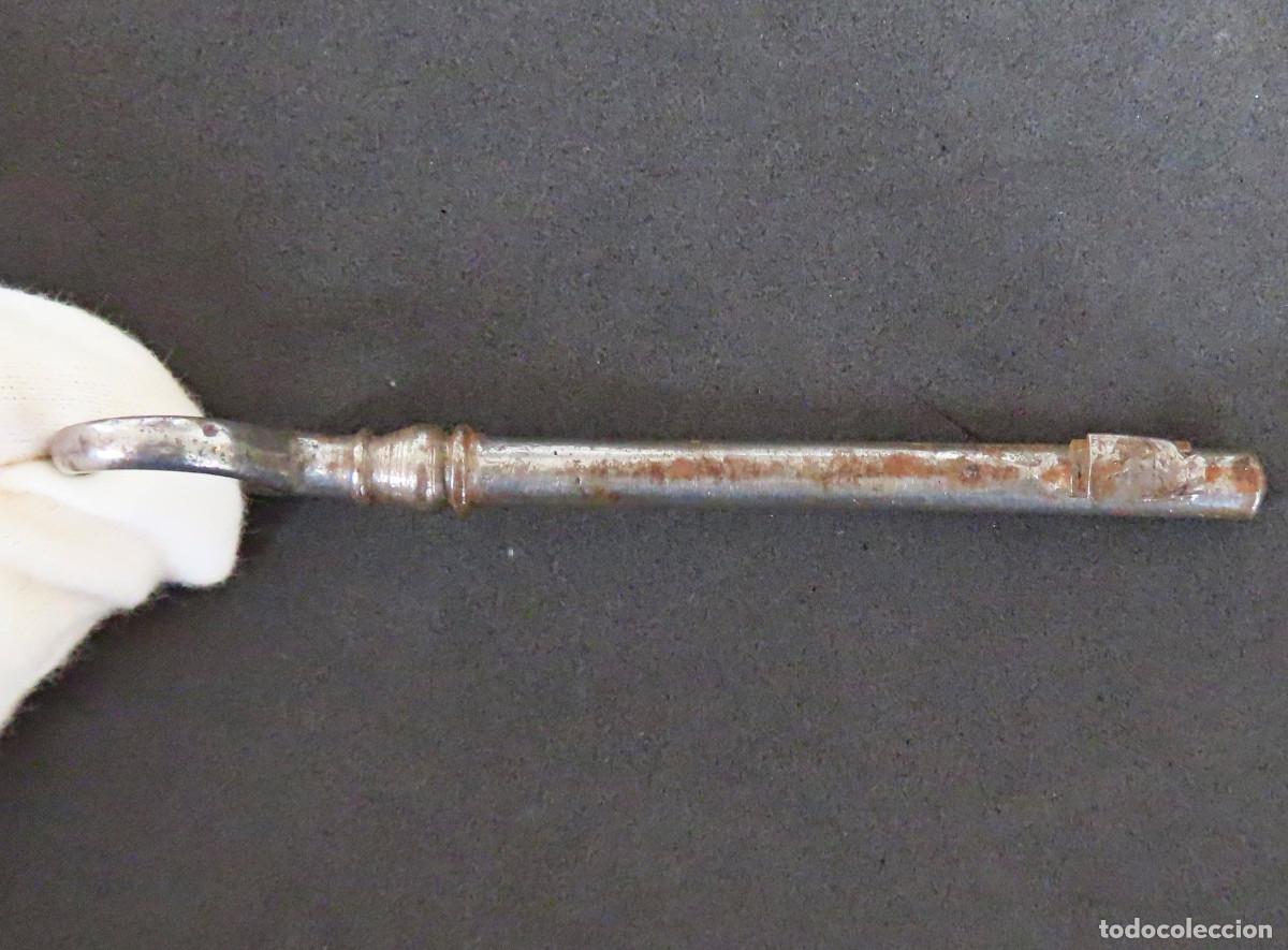 Antig&uuml;edades: Antigua llave de forja - Foto 3