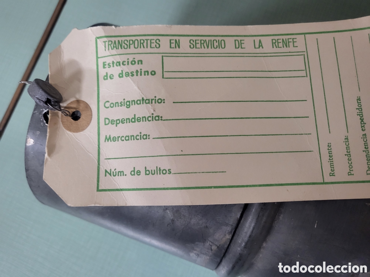 Antig&uuml;edades: Gran bote zinc para documentos renfe